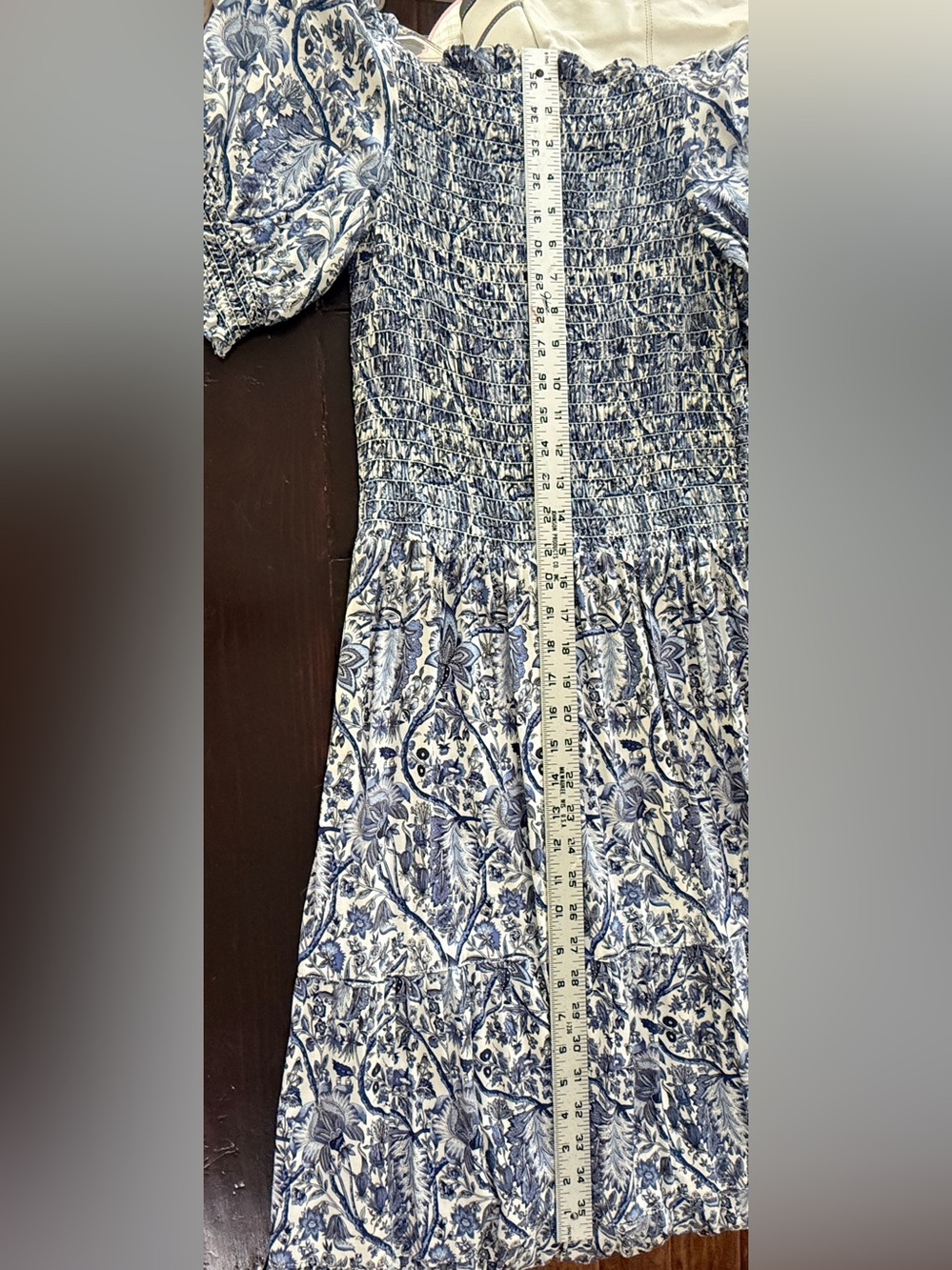 Max Studio Chinoiserie (Asian art)
Floral short sleeve Smocked Maxi Dress
Large - Picture 9 of 11